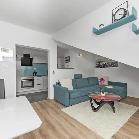 Nikola شقة تروغير